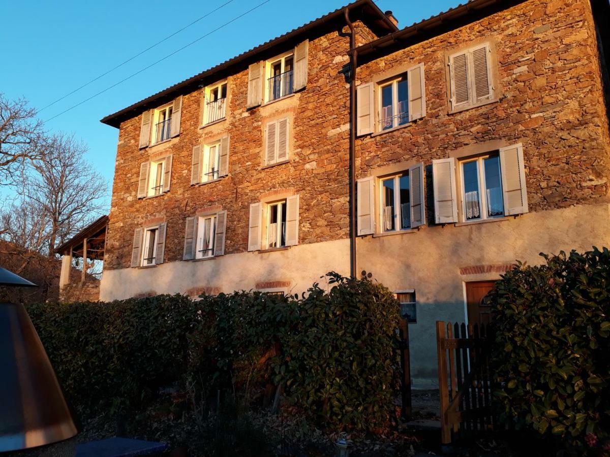 Casa Huerlimann Lägenhet Breno Exteriör bild