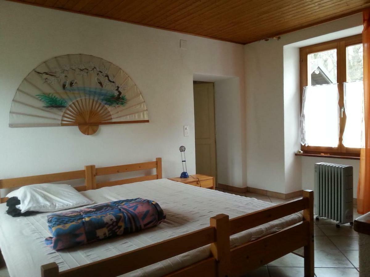 Casa Huerlimann Lägenhet Breno Exteriör bild