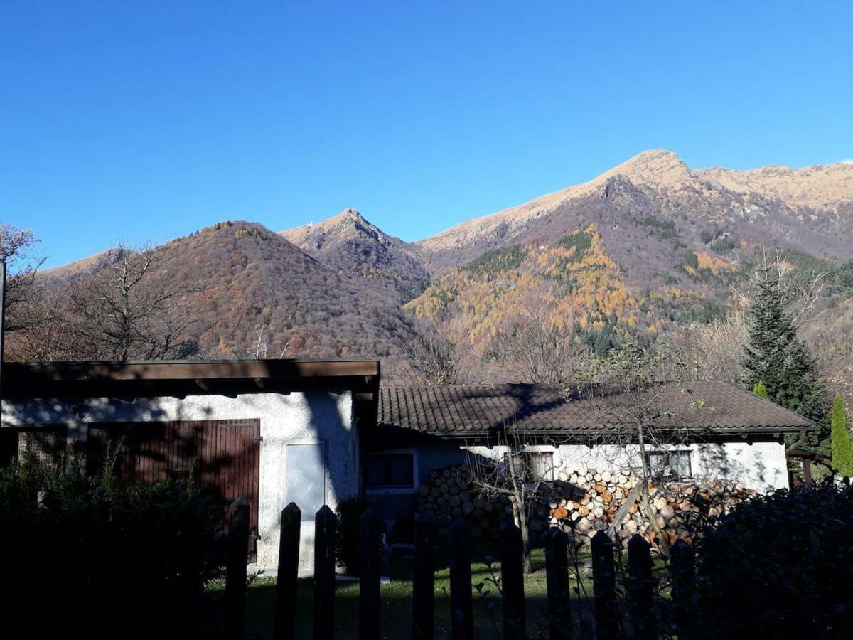 Casa Huerlimann Lägenhet Breno Exteriör bild